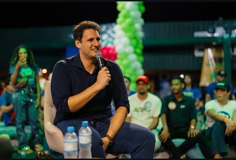 Juventude maranhense mostra força em encontro “Por Todo Maranhão” com o pré candidato a Governador Orleans Brandão.